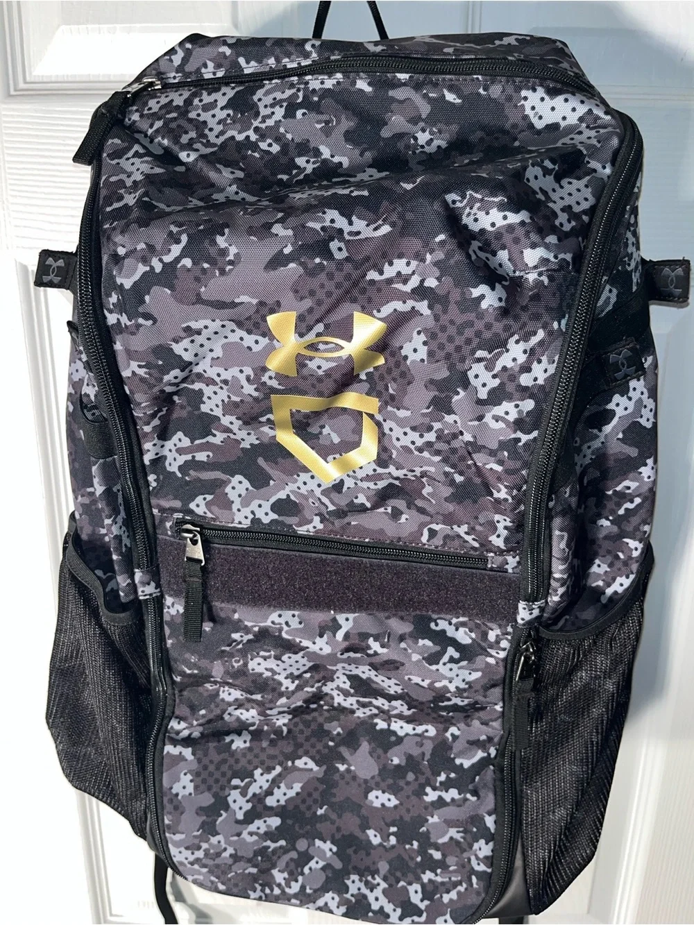 $65 NWT Under Armour Utility Baseball Backpack 1369318 002 Black Gray Camouflage